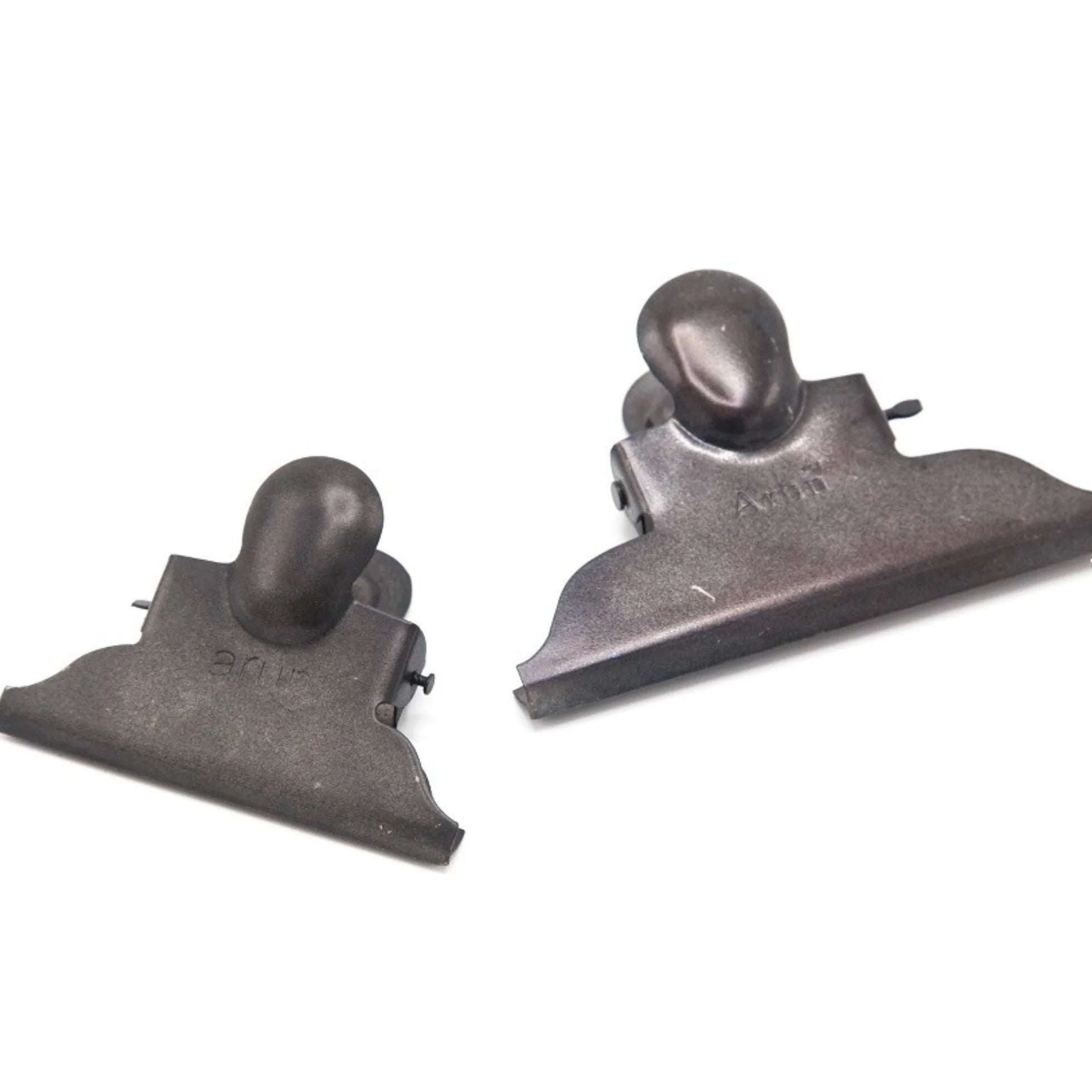 Scripts Bull Clips Triangle Bull Clips | Villa Daylesford